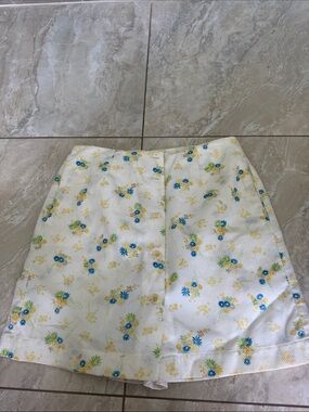 Liz Claiborne White A-Line shorts with Yellow & Blue Floral Print